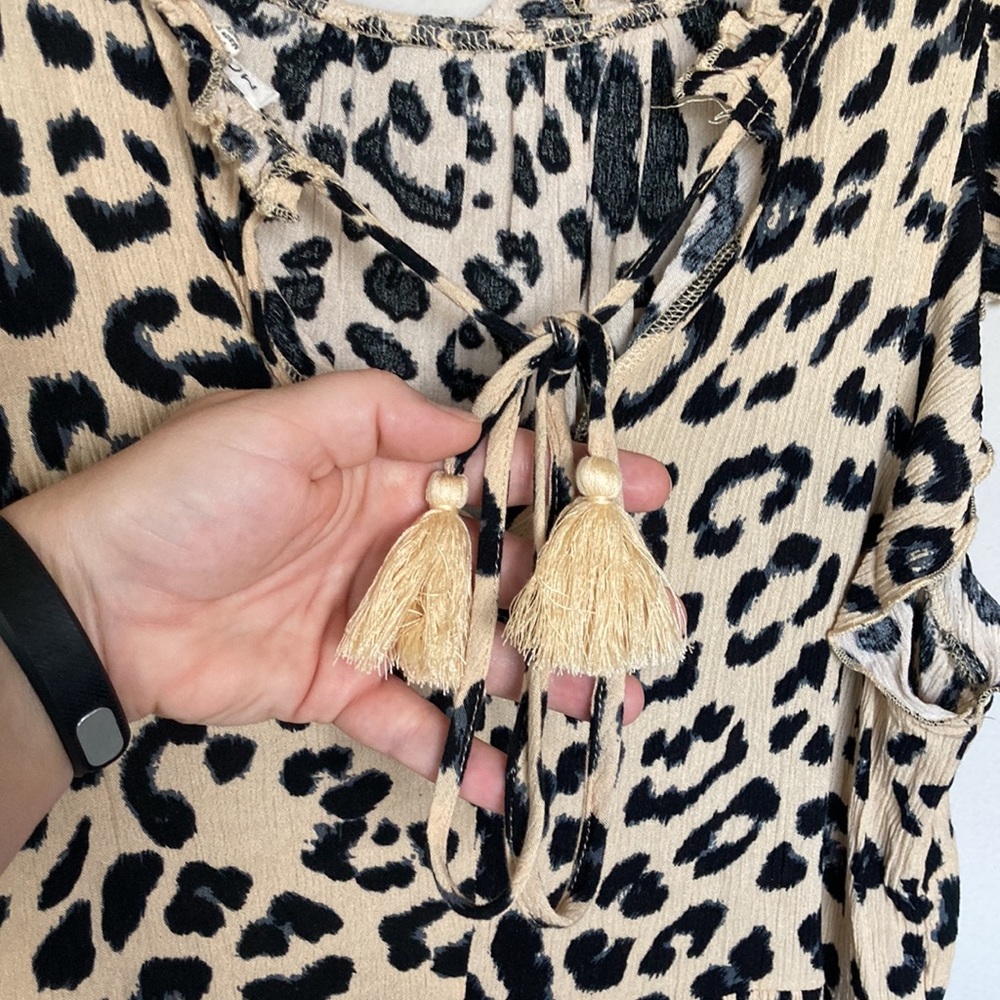 Main Strip Leopard Print Peplum Top - Picture 4 of 6